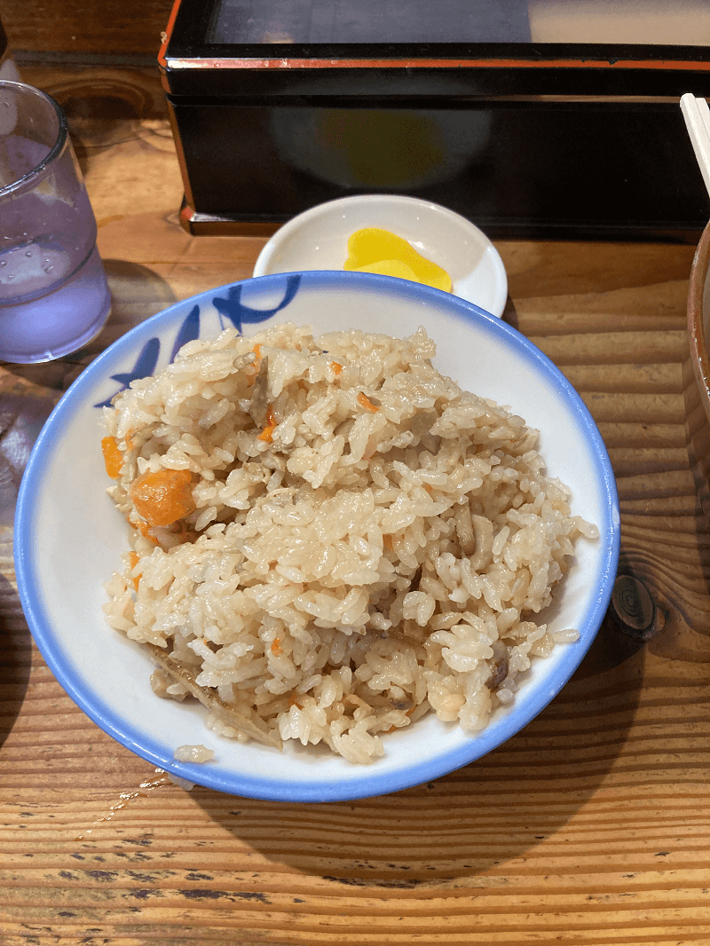 牧のうどんのかしわご飯大盛り